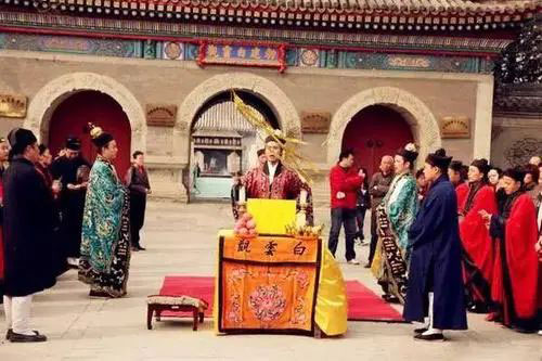 有人说打掉孩子不超度会倒霉 人到中年的时候深有体会