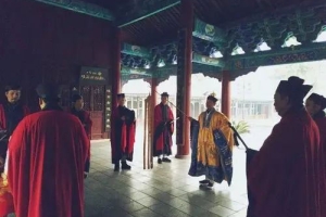 桃树枝折成什么样辟邪，有不同的说法